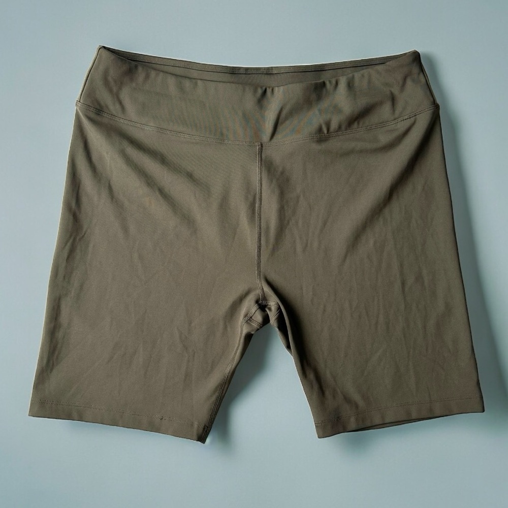 ASOS 4505 Yoga shorts olive green